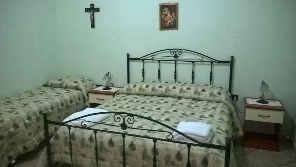 Le Tre Rose Di Maria Bed and Breakfast Noto Rum bild