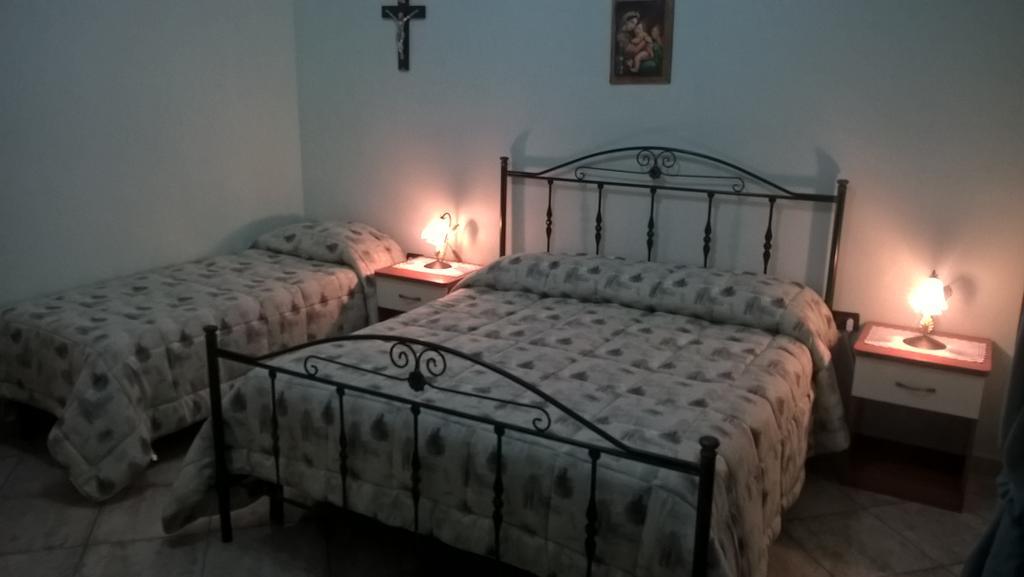 Le Tre Rose Di Maria Bed and Breakfast Noto Rum bild