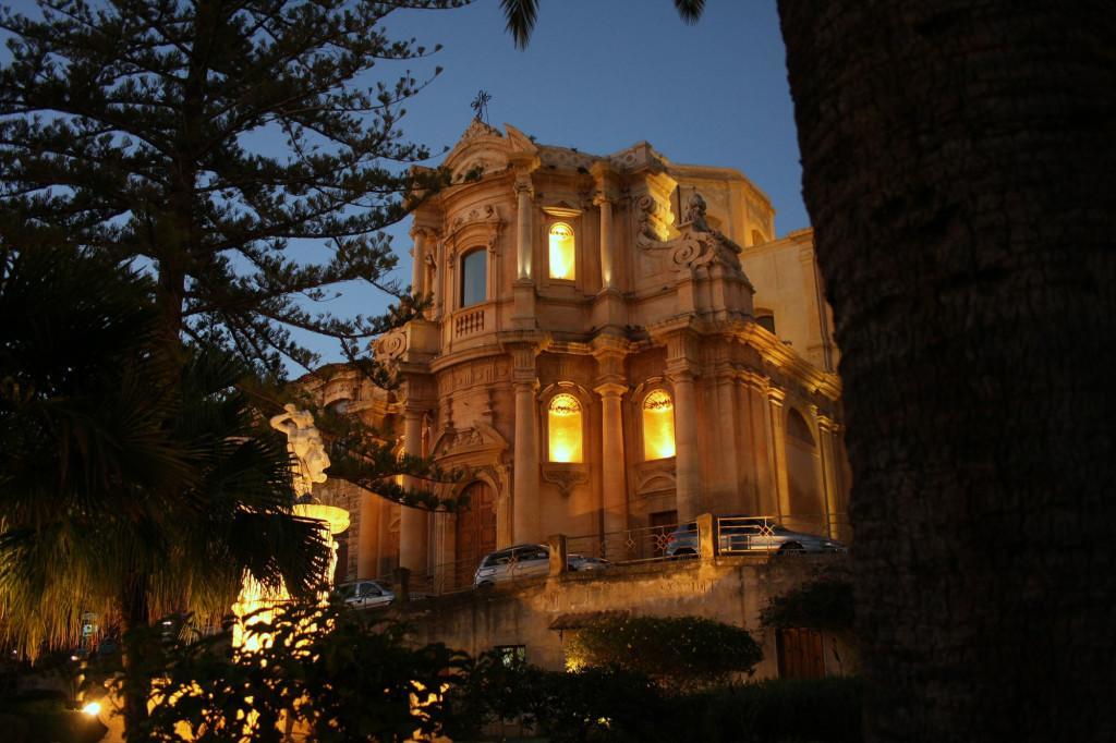 Le Tre Rose Di Maria Bed and Breakfast Noto Exteriör bild