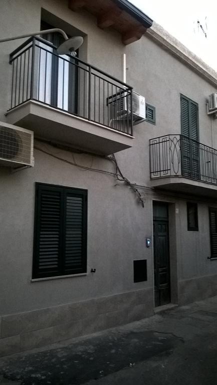 Le Tre Rose Di Maria Bed and Breakfast Noto Exteriör bild