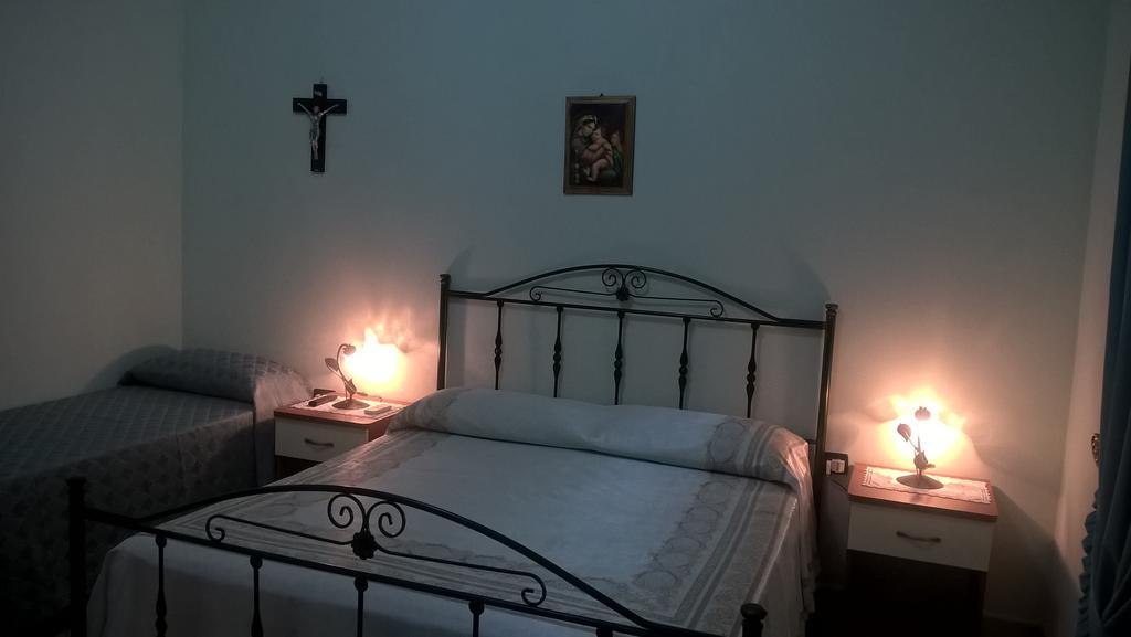 Le Tre Rose Di Maria Bed and Breakfast Noto Rum bild