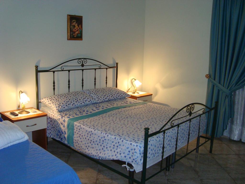 Le Tre Rose Di Maria Bed and Breakfast Noto Rum bild
